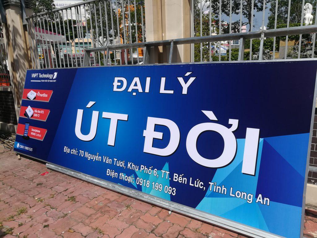 làm bảng hiệu tole dán decal giá rẻ