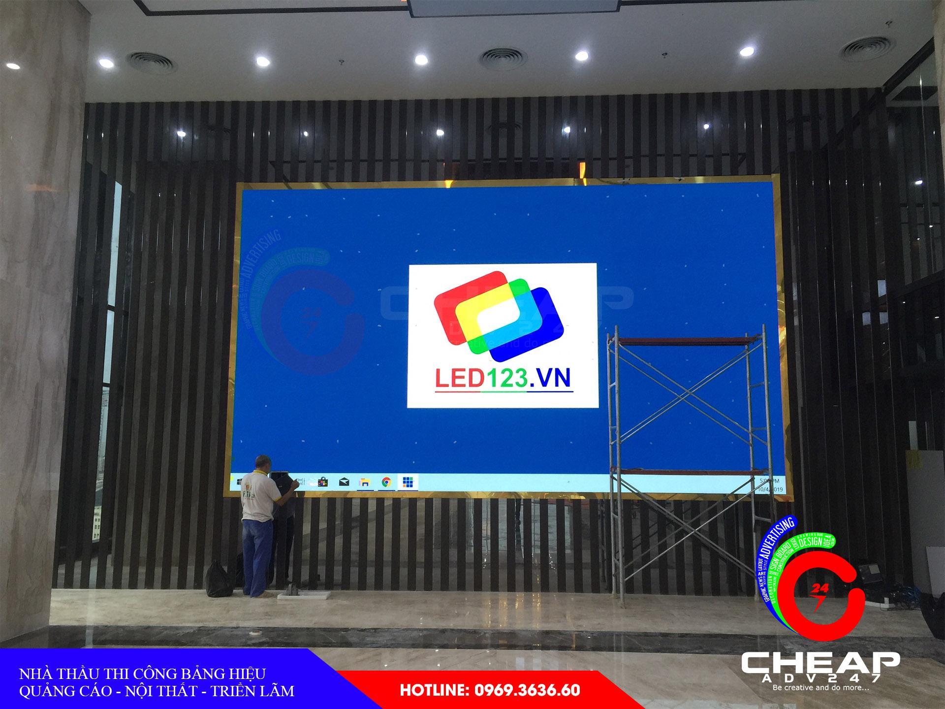 Làm bảng hiệu bằng màn hình led cỡ lớn tại cheapadv247
